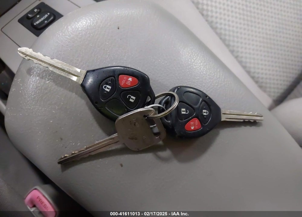 2007 TOYOTA RAV4 BASE V6 VIN: JTMZK33VX75012163