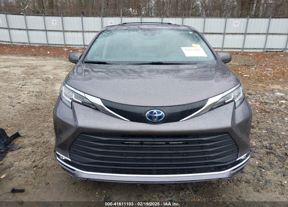 2021 TOYOTA SIENNA XLE VIN: 5TDJRKEC7MS013064