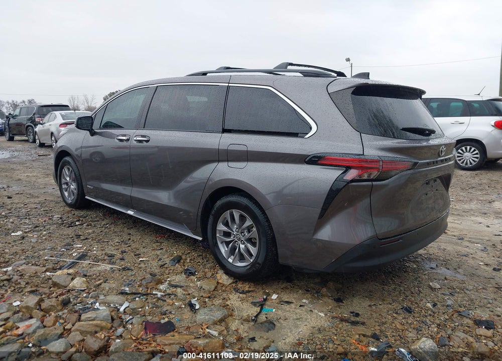 2021 TOYOTA SIENNA XLE VIN: 5TDJRKEC7MS013064