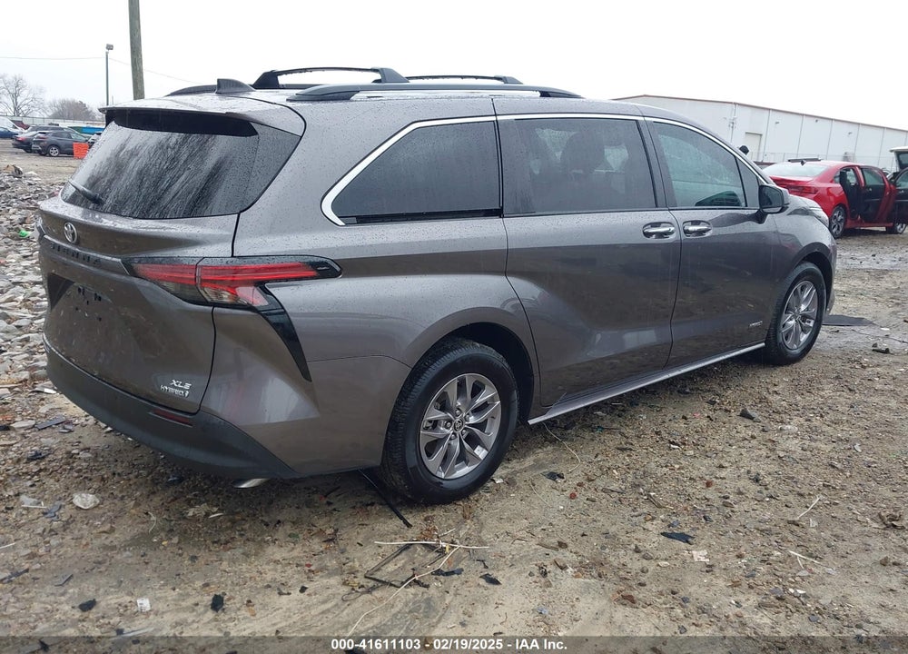 2021 TOYOTA SIENNA XLE VIN: 5TDJRKEC7MS013064
