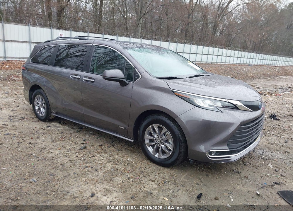 2021 TOYOTA SIENNA XLE VIN: 5TDJRKEC7MS013064