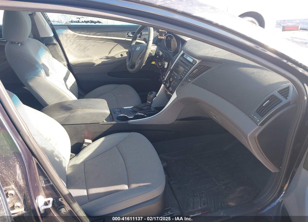 2014 HYUNDAI SONATA VIN: 5NPEB4AC1EH873184