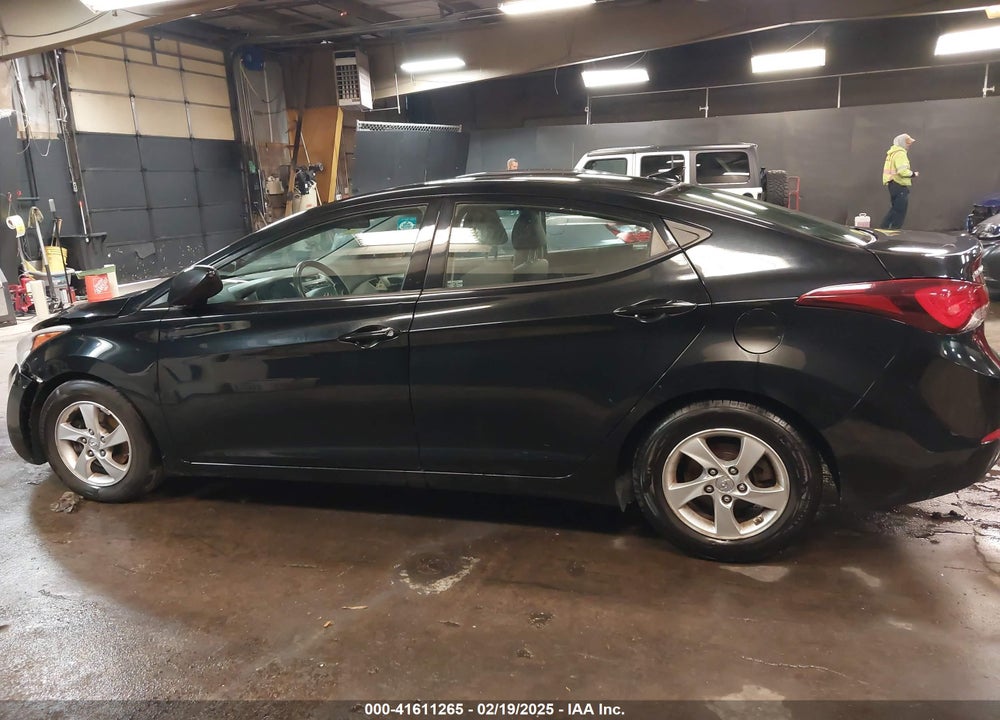 2014 HYUNDAI ELANTRA VIN: KMHDH4AEXEU217305
