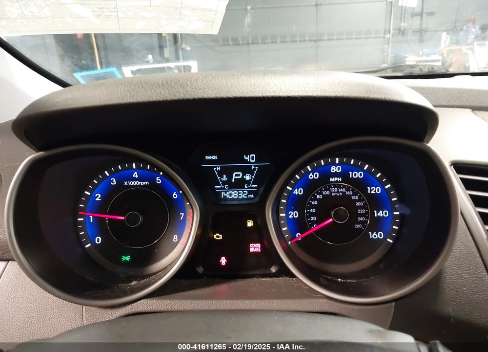 2014 HYUNDAI ELANTRA VIN: KMHDH4AEXEU217305