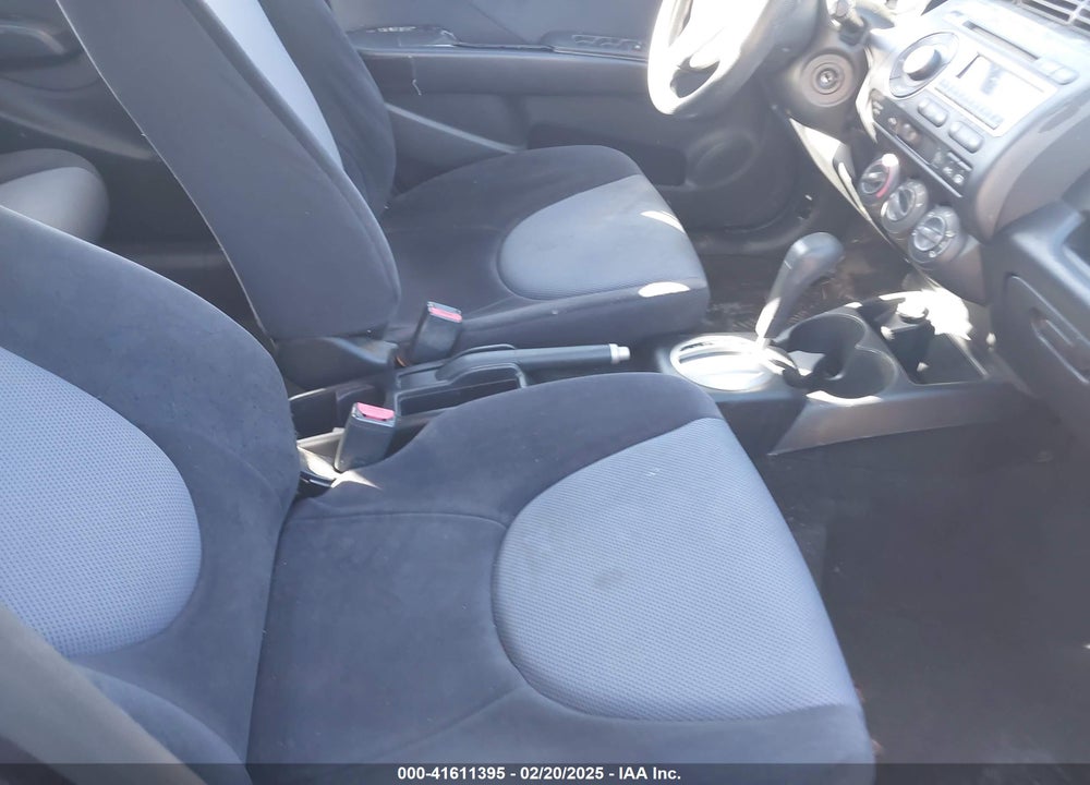 2008 HONDA FIT VIN: JHMGD38468S058138