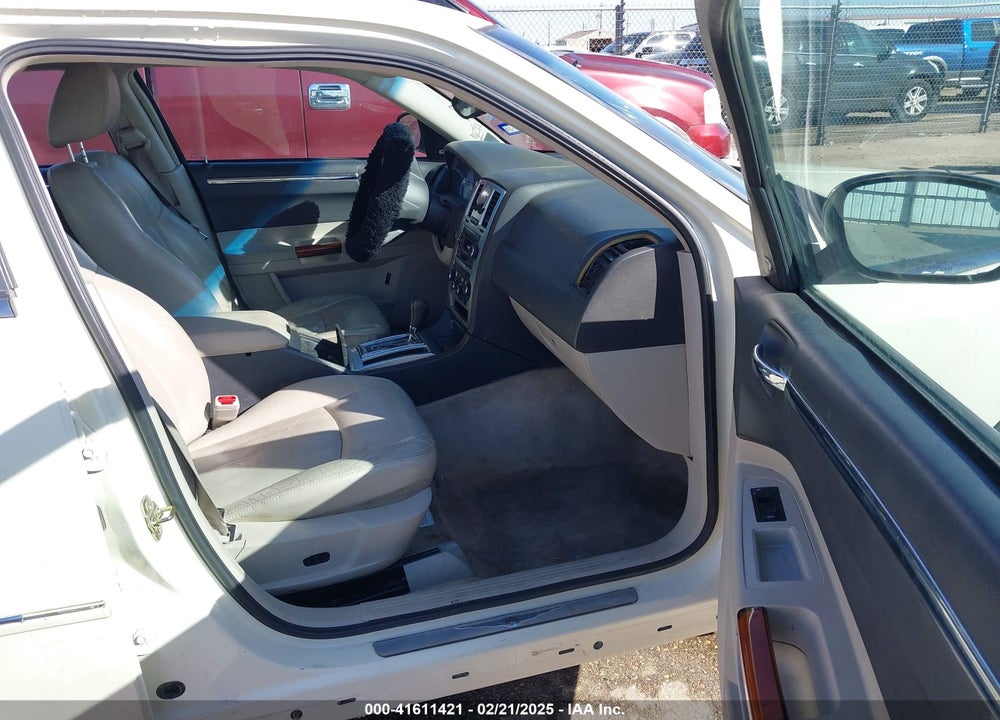 2005 CHRYSLER 300C VIN: 2C3JA63H35H575027