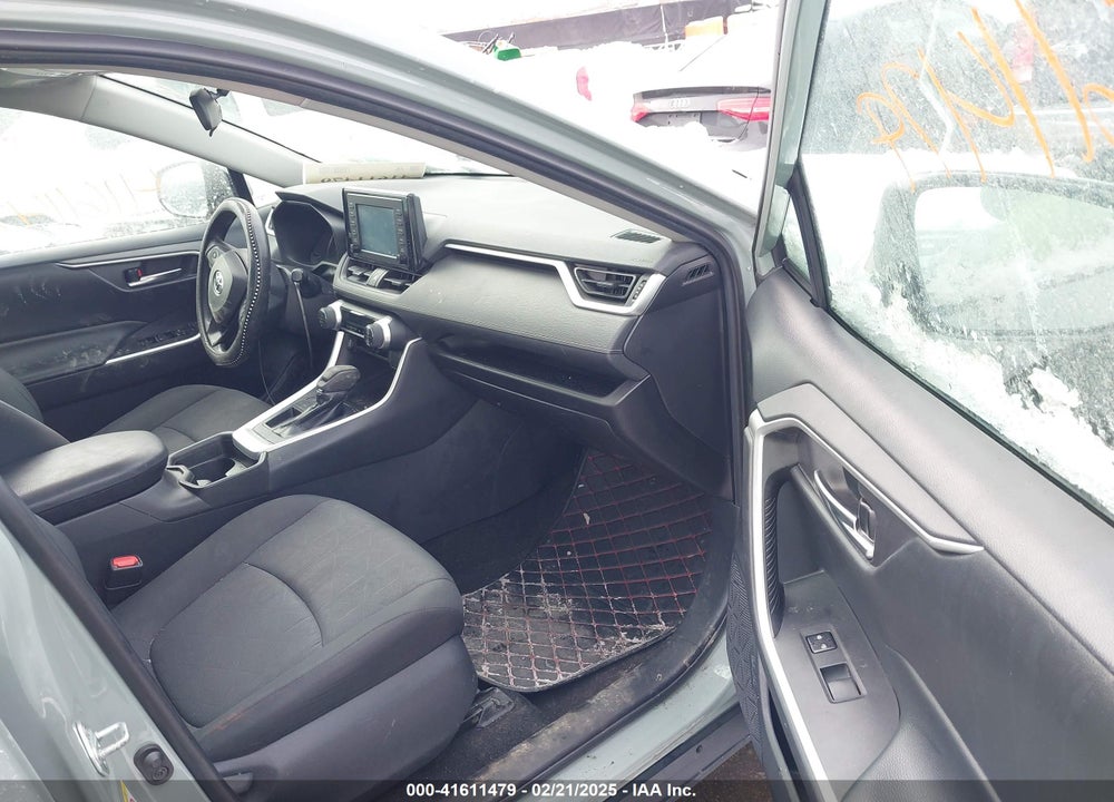 2019 TOYOTA RAV4 VIN: 2T3W1RFV1KW019623