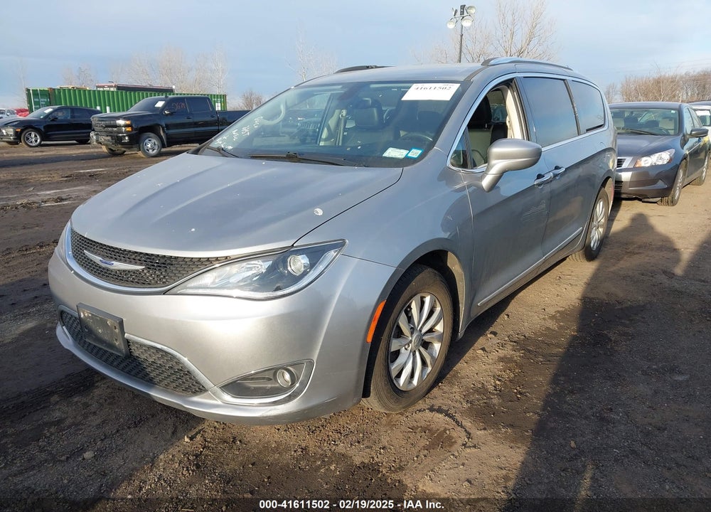 2019 CHRYSLER PACIFICA TOURING L VIN: 2C4RC1BG2KR653341