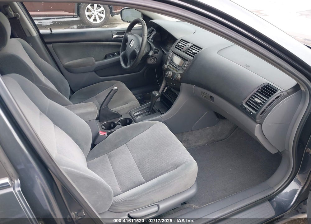 2005 HONDA ACCORD 2.4 LX VIN: 1HGCM56495A057888