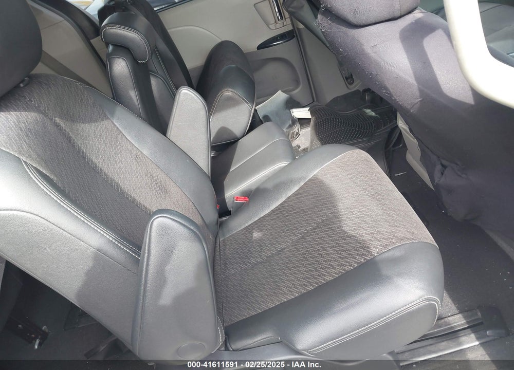 2011 TOYOTA SIENNA SPORT VIN: 5TDXK3DC1BS044362