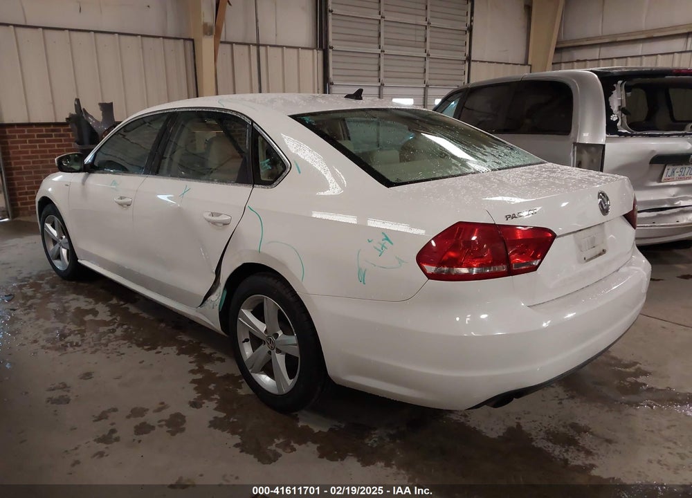 2014 VOLKSWAGEN PASSAT VIN: 1VWAT7A33EC021599