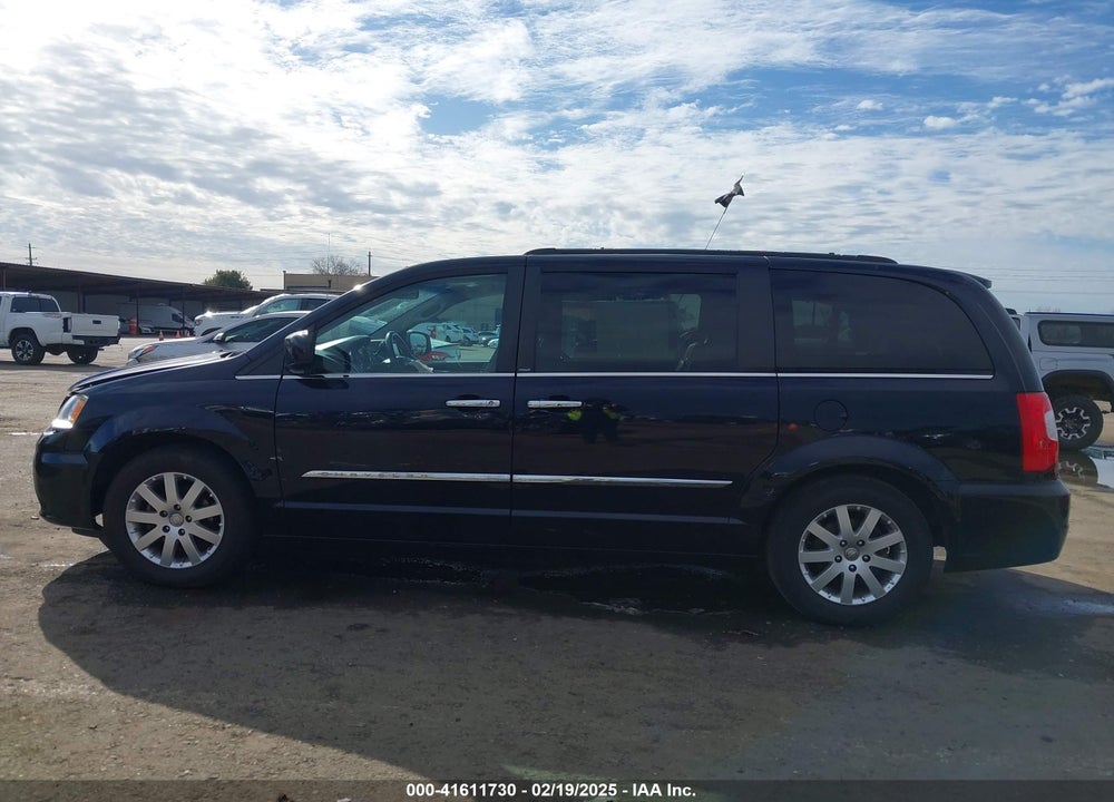 2011 CHRYSLER TOWN & COUNTRY TOURING-L VIN: 2A4RR8DG9BR665825