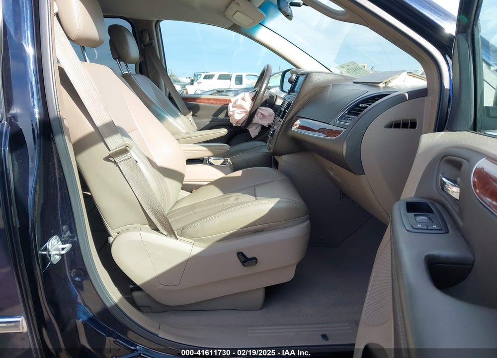 2011 CHRYSLER TOWN & COUNTRY TOURING-L VIN: 2A4RR8DG9BR665825