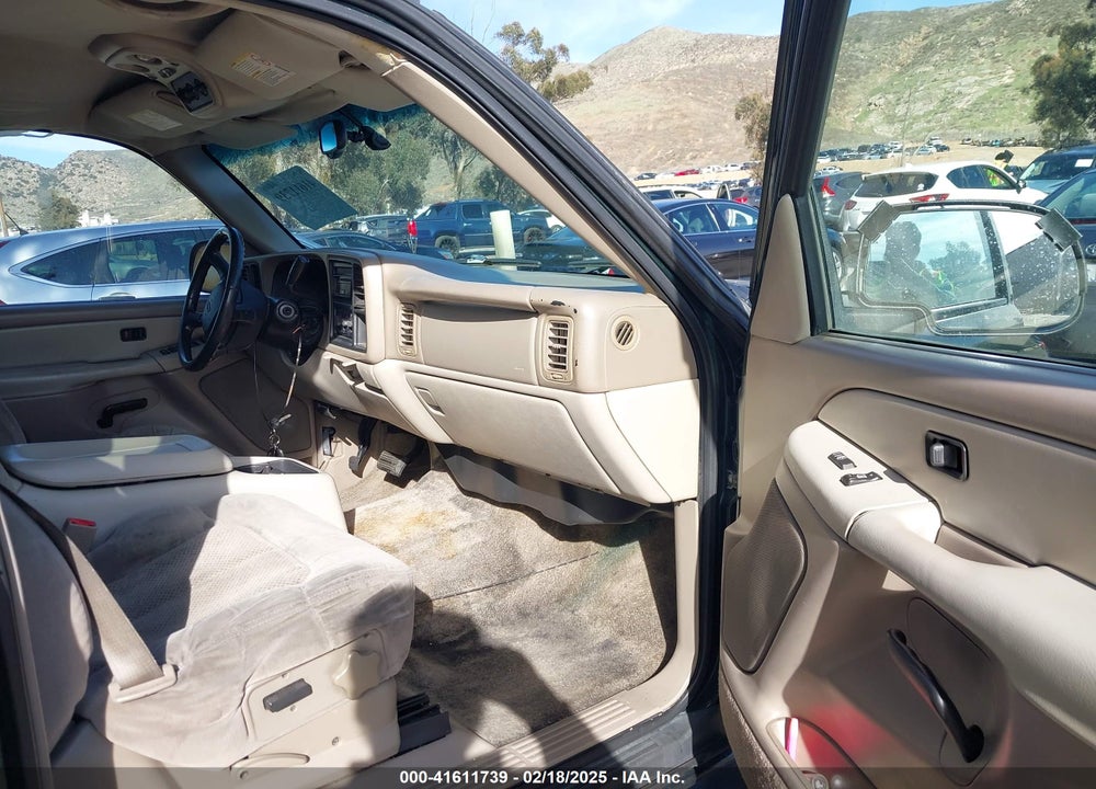 2002 CHEVROLET TAHOE LS VIN: 1GNEC13T22R266246