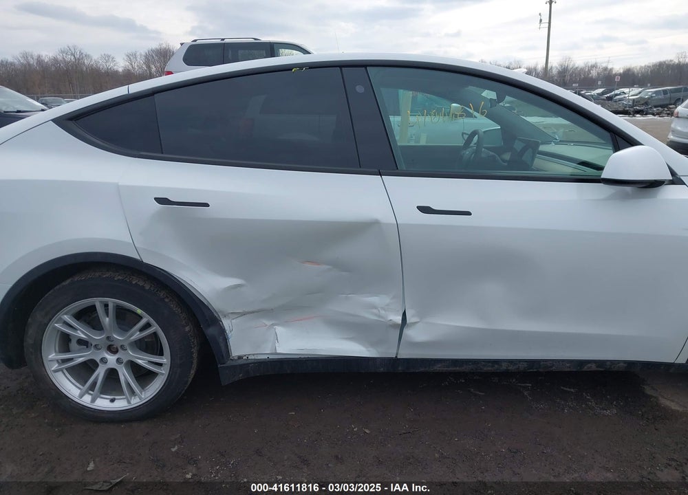 2021 TESLA MODEL Y LONG RANGE DUAL MOTOR ALL-WHEEL DRIVE VIN: 5YJYGDEE3MF266114