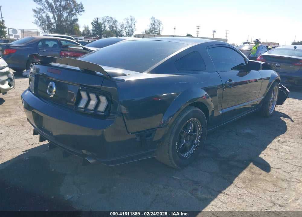 2009 FORD MUSTANG VIN: 1ZVHT82H895128608