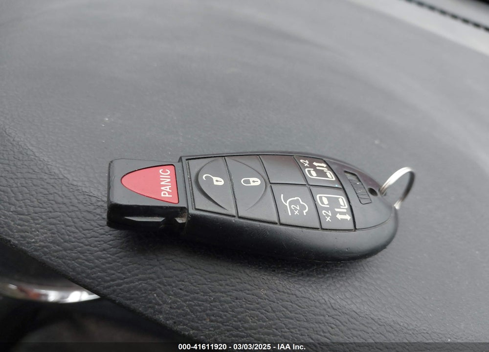 2011 DODGE GRAND CARAVAN CREW VIN: 2D4RN5DG6BR674551