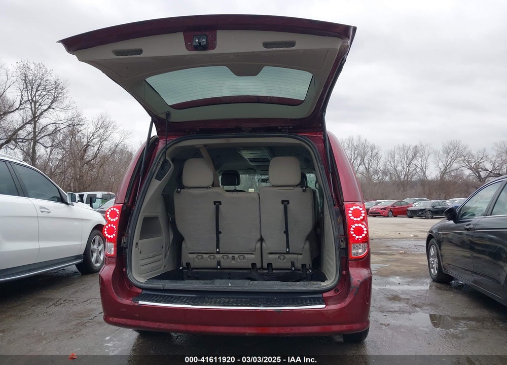 2011 DODGE GRAND CARAVAN CREW VIN: 2D4RN5DG6BR674551