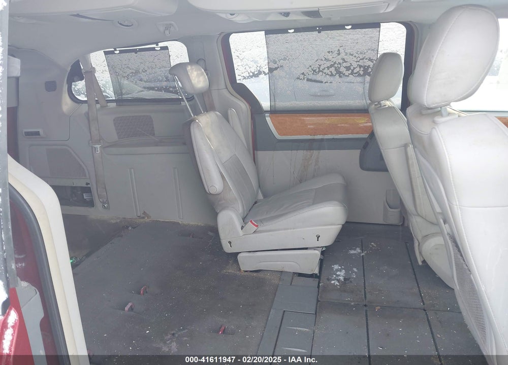 2010 CHRYSLER TOWN & COUNTRY LIMITED VIN: 2A4RR6DX3AR136907