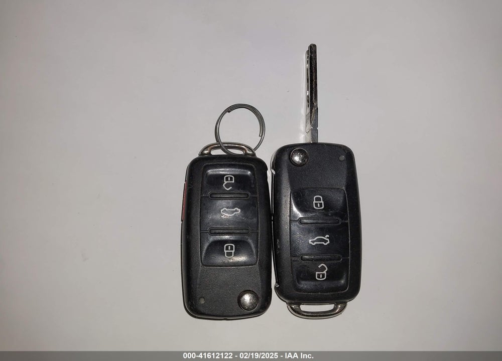 2013 VOLKSWAGEN PASSAT 2.5L SE VIN: 1VWBH7A36DC071644