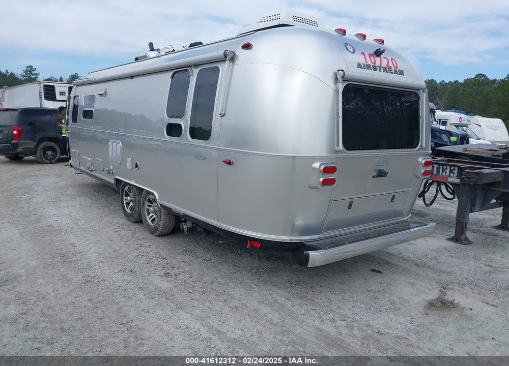 2017 AIRSTREAM FLYING CLOUD VIN: 1STJ9YM26HJ538374
