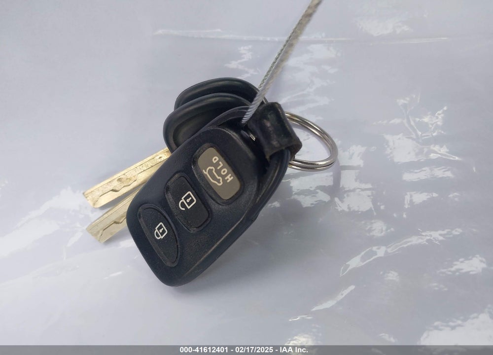 2013 HYUNDAI VELOSTER VIN: KMHTC6AD3DU132477