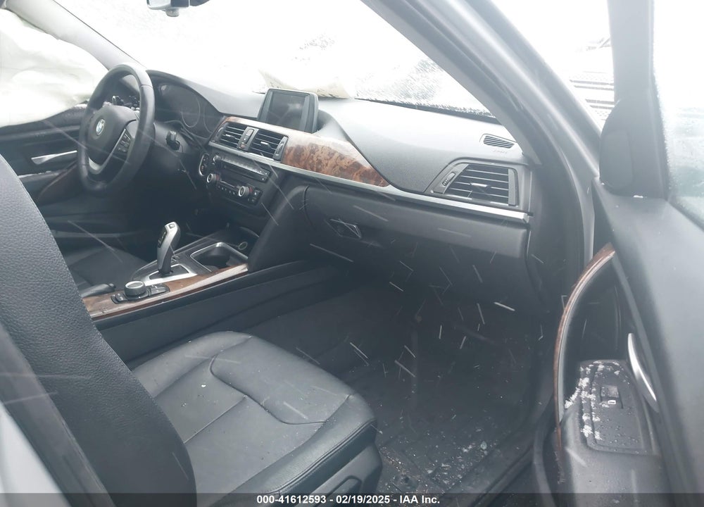2014 BMW 3 SERIES VIN: WBA3A5G54ENP30557