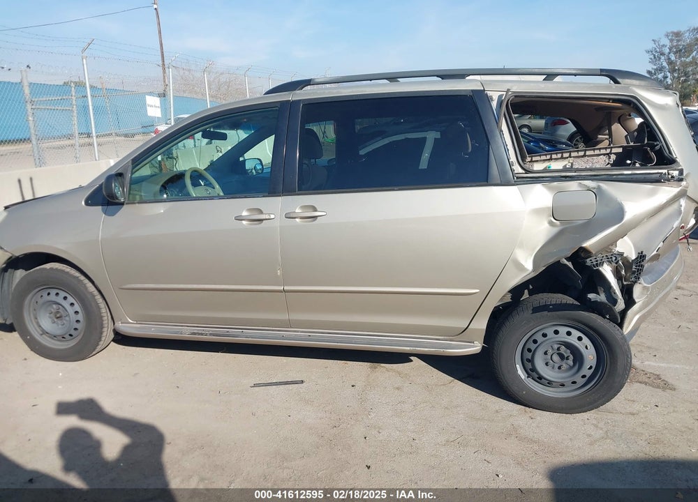 2004 TOYOTA SIENNA VIN: 5TDZA23C04S024565