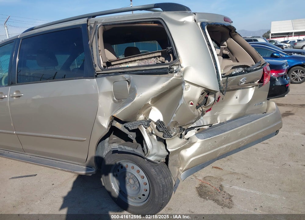 2004 TOYOTA SIENNA VIN: 5TDZA23C04S024565