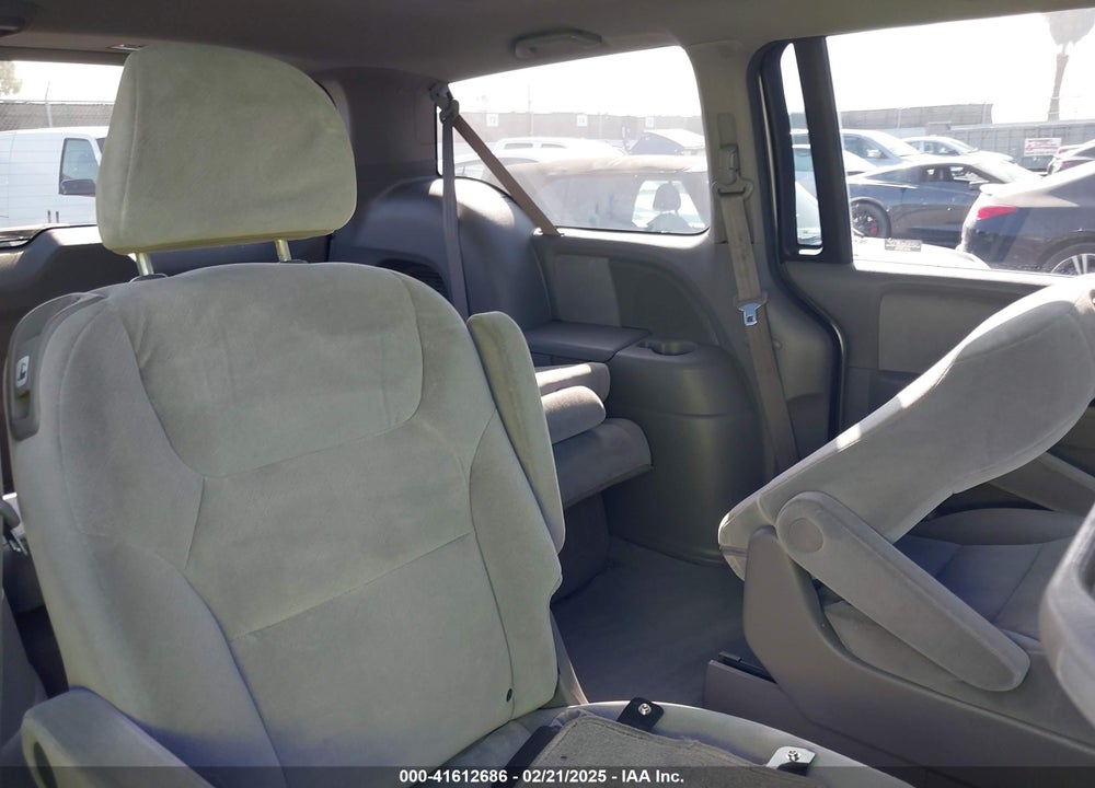 2009 HONDA ODYSSEY LX VIN: 5FNRL38239B016889