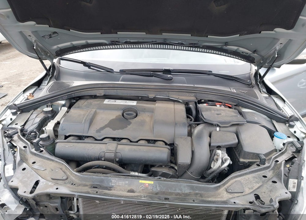 2011 VOLVO XC60 VIN: YV4940DZ4B2190040