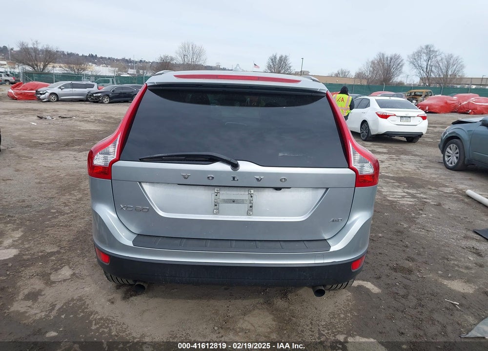 2011 VOLVO XC60 VIN: YV4940DZ4B2190040