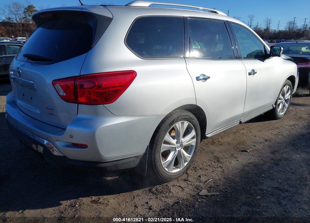 2018 NISSAN PATHFINDER SL VIN: 5N1DR2MMXJC664995