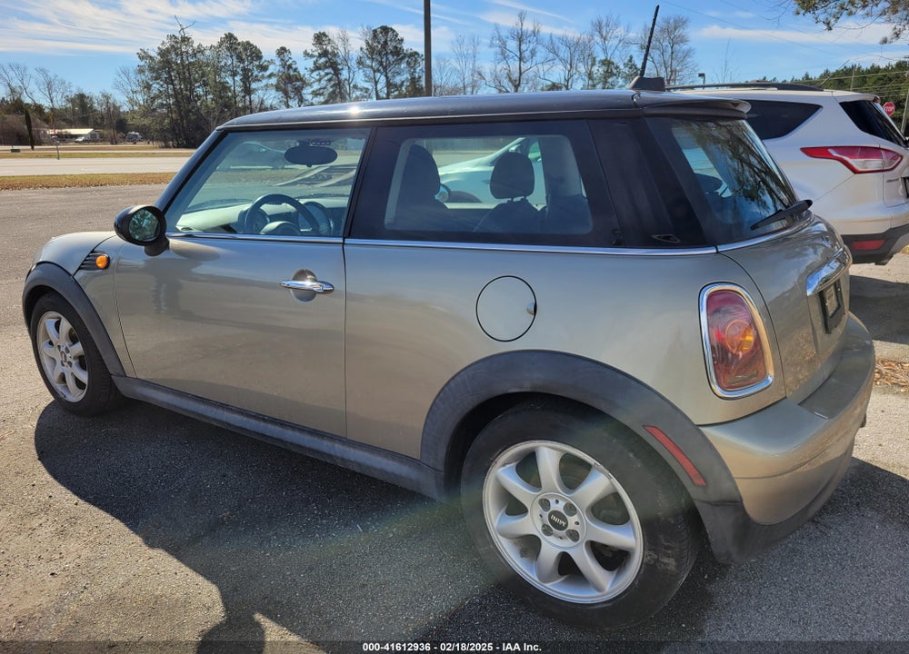 2009 MINI COOPER VIN: WMWMF33589TU73548