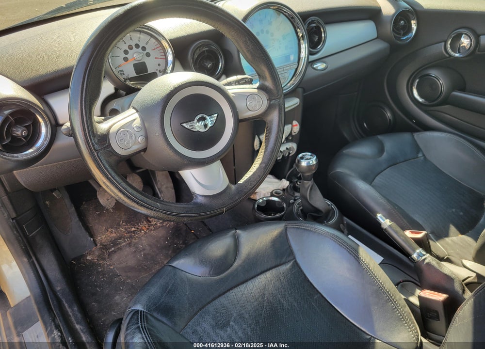 2009 MINI COOPER VIN: WMWMF33589TU73548