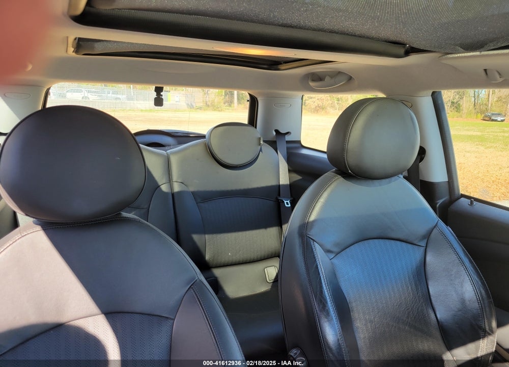 2009 MINI COOPER VIN: WMWMF33589TU73548