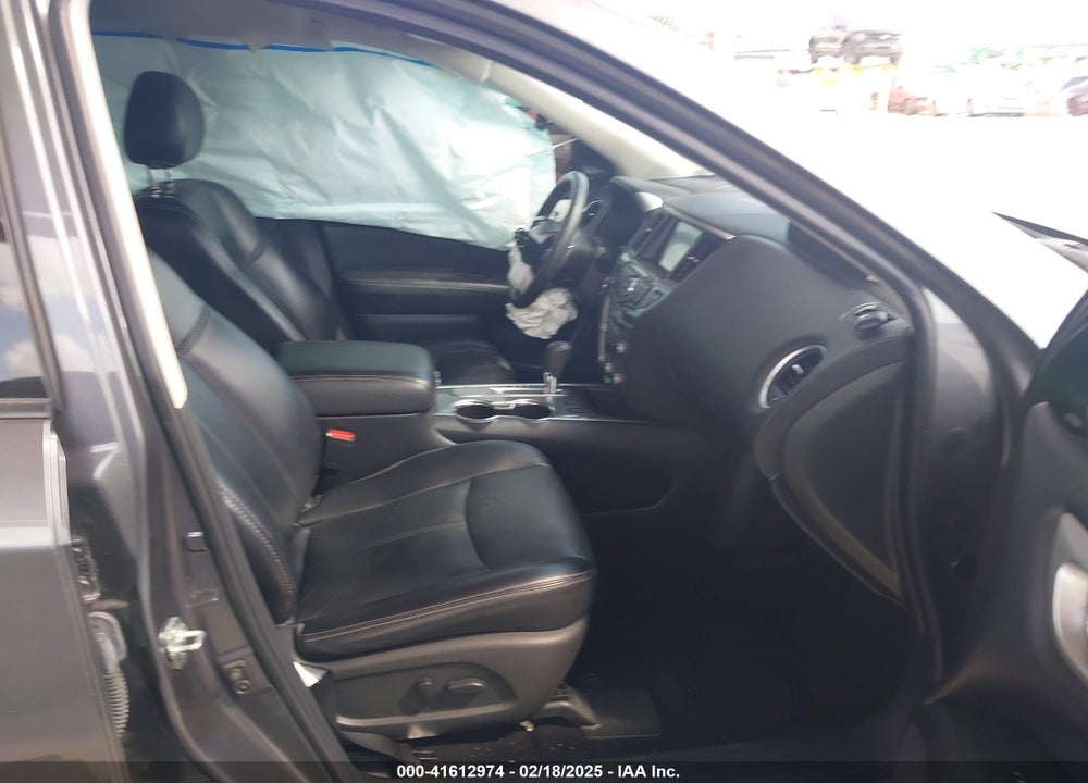 2019 NISSAN PATHFINDER SL VIN: 5N1DR2MN7KC643595