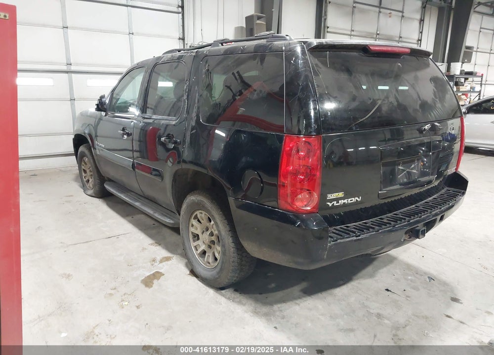 2007 GMC YUKON SLE VIN: 1GKFC13047J317257