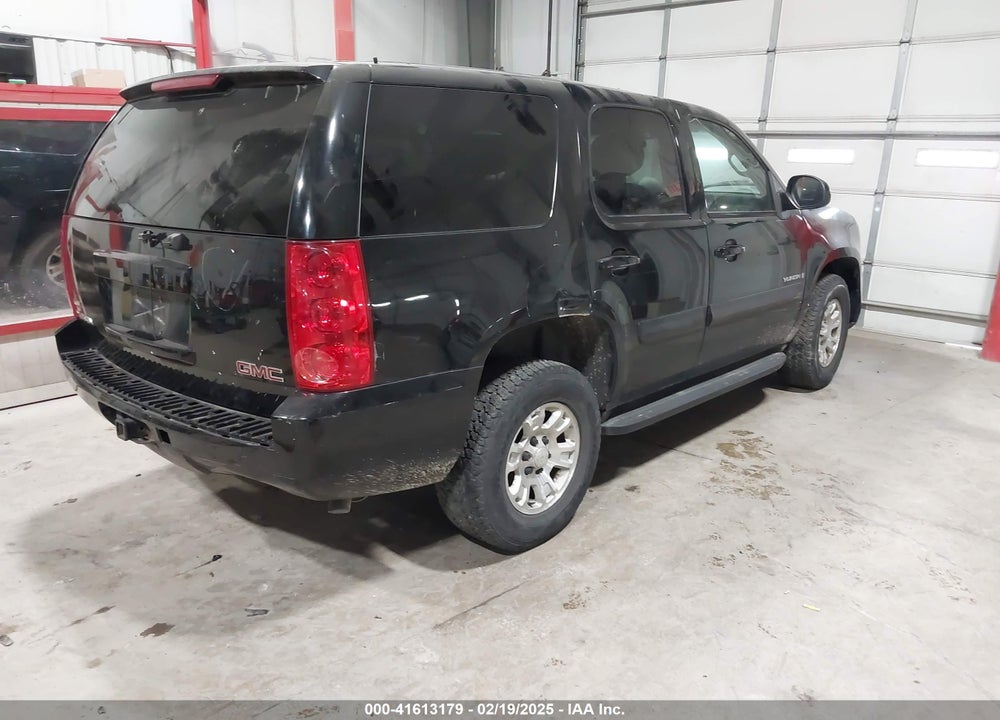 2007 GMC YUKON SLE VIN: 1GKFC13047J317257