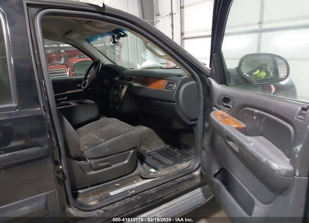 2007 GMC YUKON SLE VIN: 1GKFC13047J317257