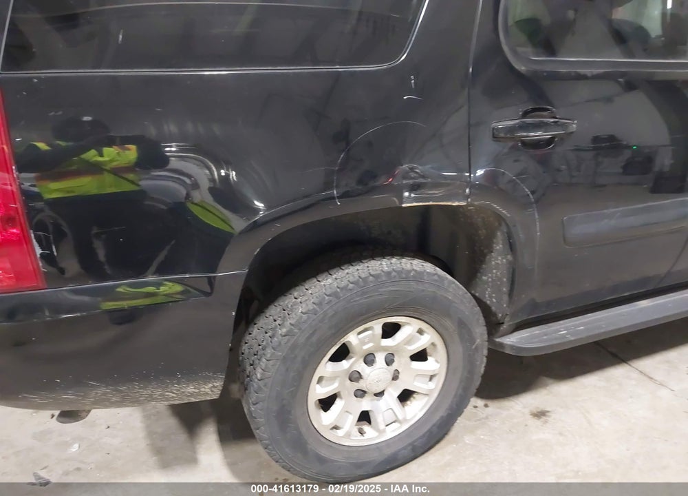2007 GMC YUKON SLE VIN: 1GKFC13047J317257