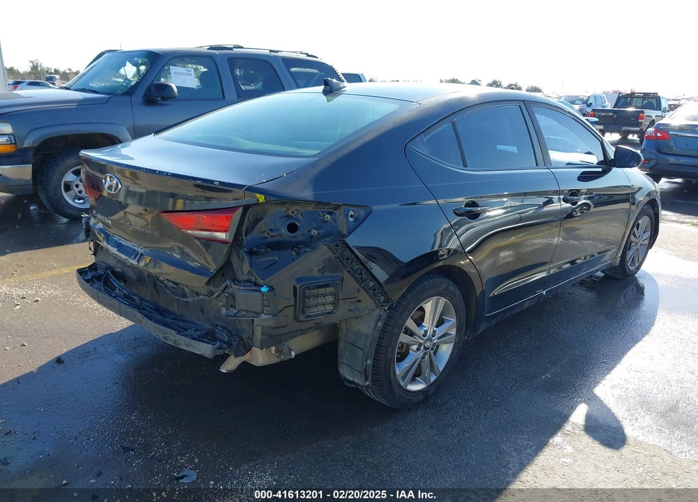 2018 HYUNDAI ELANTRA VIN: KMHD84LF3JU504159