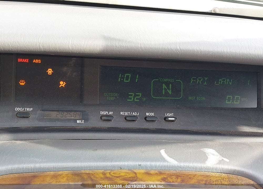 2002 TOYOTA AVALON XLS VIN: 4T1BF28BX2U244691