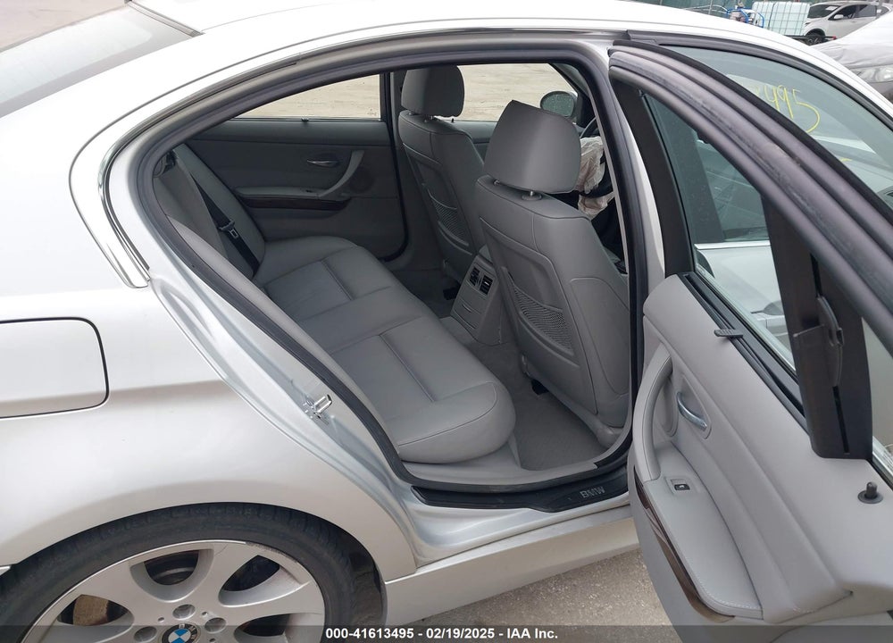 2006 BMW 330 VIN: WBAVB33546KR81548