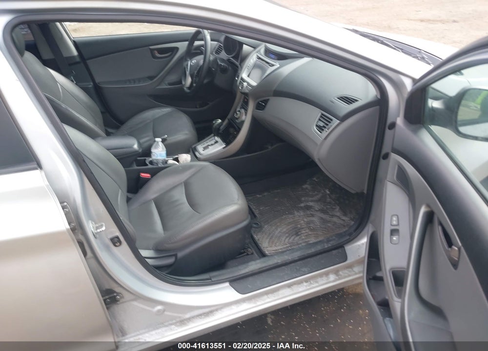2011 HYUNDAI ELANTRA VIN: 5NPDH4AE8BH000328