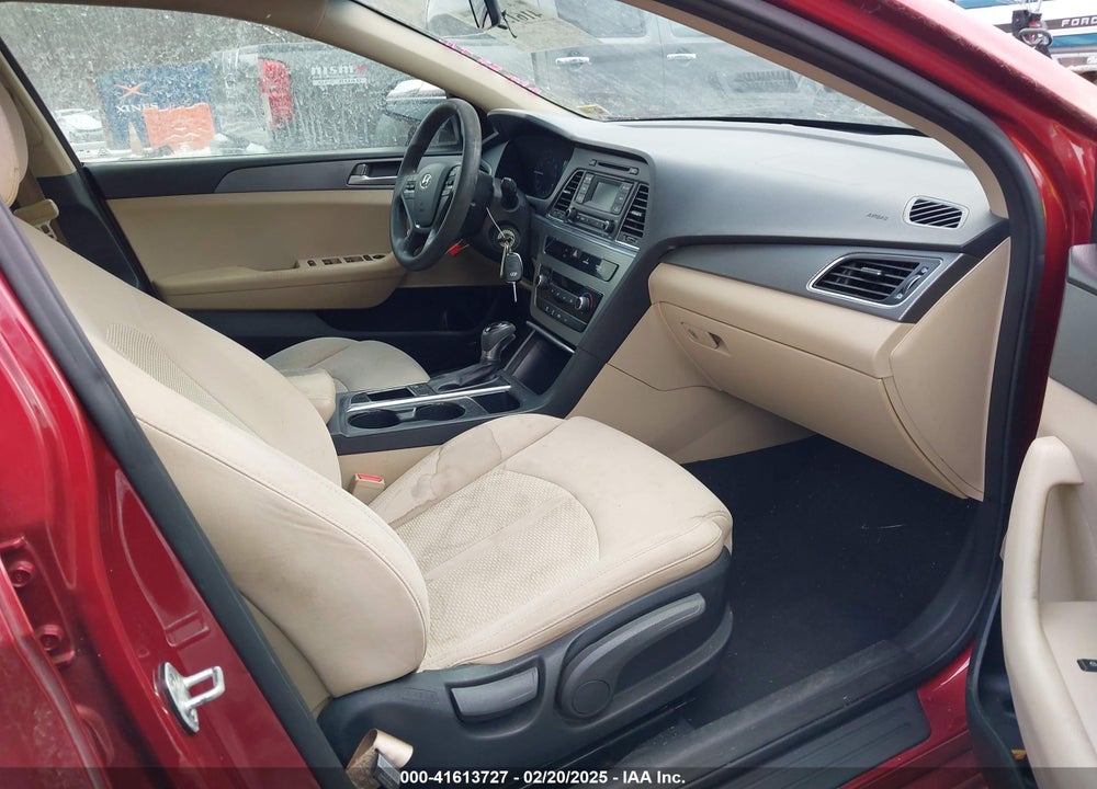 2015 HYUNDAI SONATA VIN: 5NPE24AF5FH152068