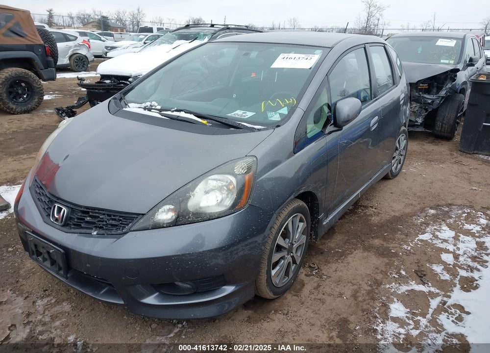2013 HONDA FIT VIN: JHMGE8H51DC001403