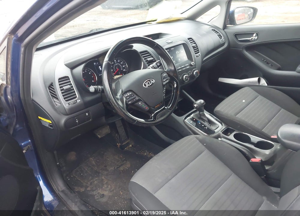 2018 KIA FORTE VIN: 3KPFL4A7XJE192332