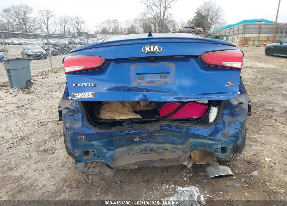 2018 KIA FORTE VIN: 3KPFL4A7XJE192332