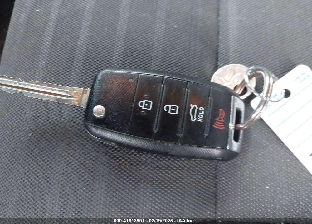 2018 KIA FORTE VIN: 3KPFL4A7XJE192332